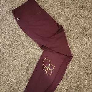 Fit4mom burgundy leggings by 90degree NWOT